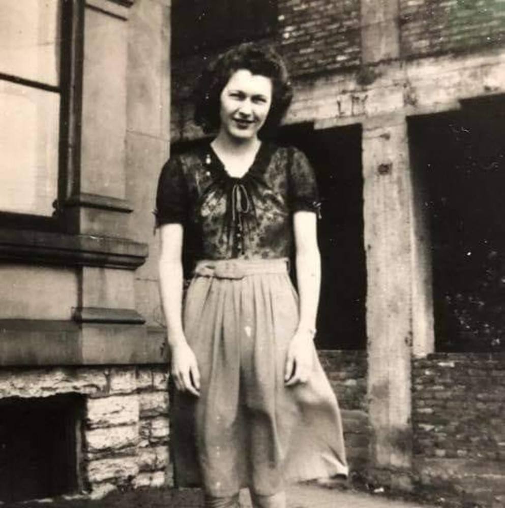 Meet your Posher, April